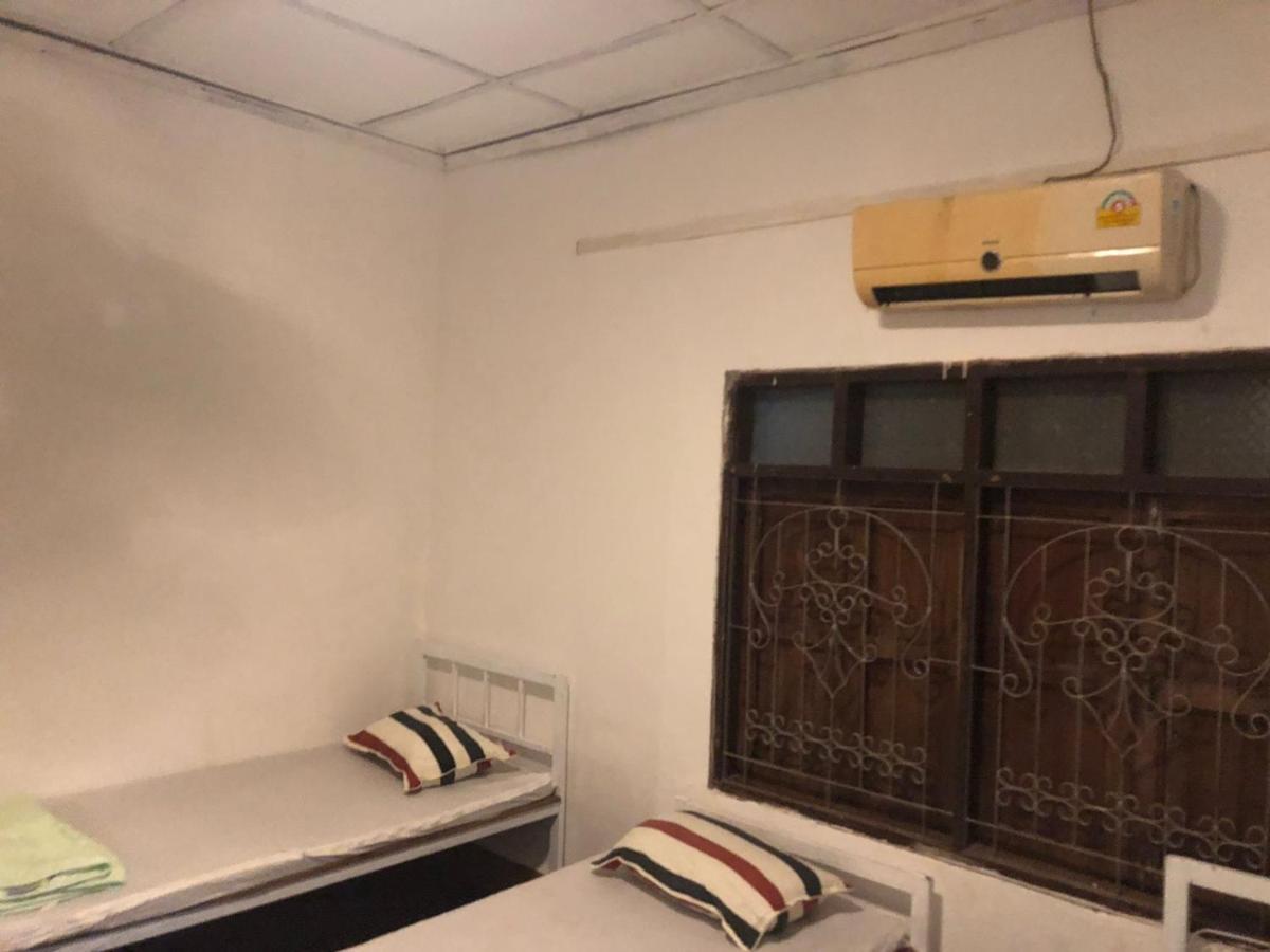Vernice Backpacker Hostel Vientiane Exteriör bild