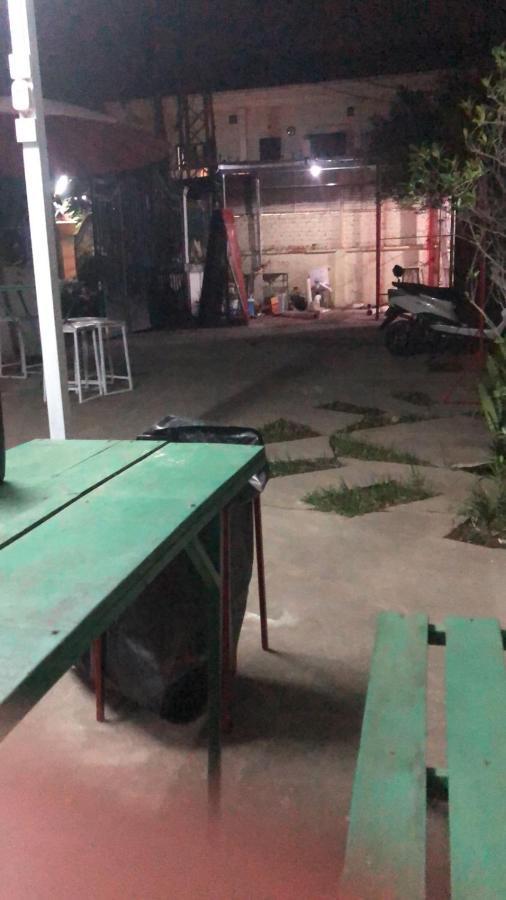 Vernice Backpacker Hostel Vientiane Exteriör bild