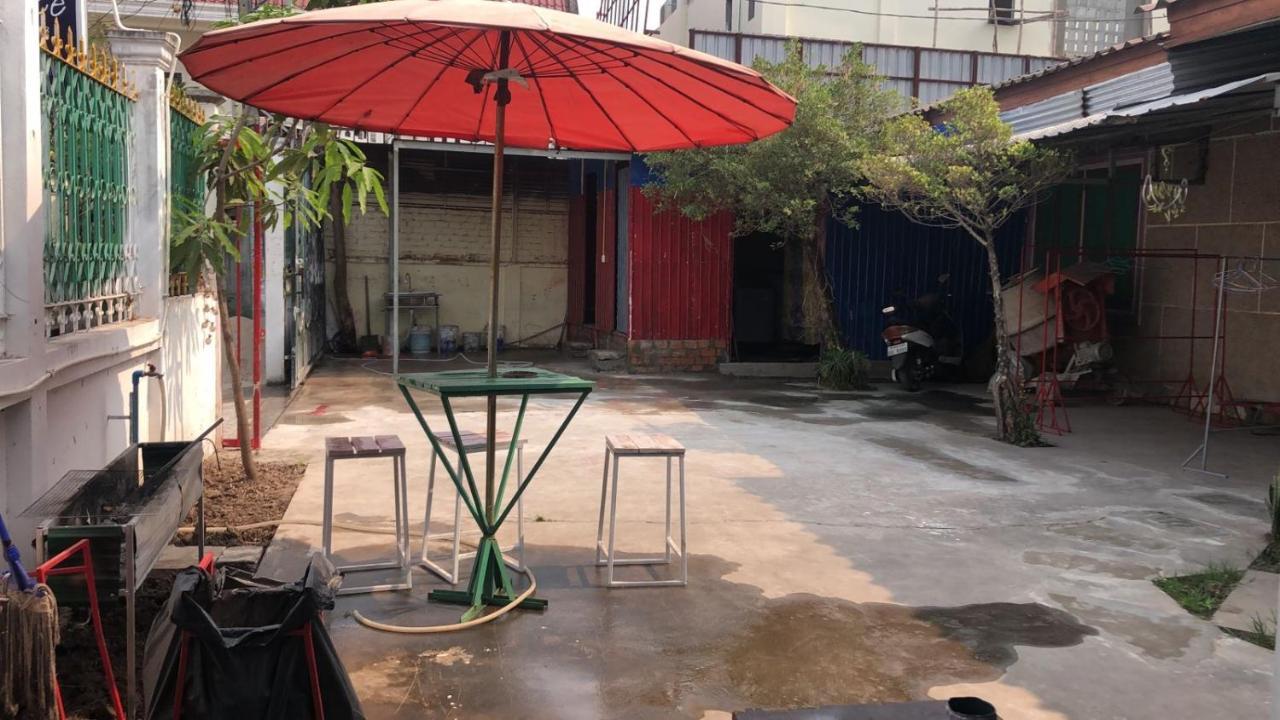 Vernice Backpacker Hostel Vientiane Exteriör bild